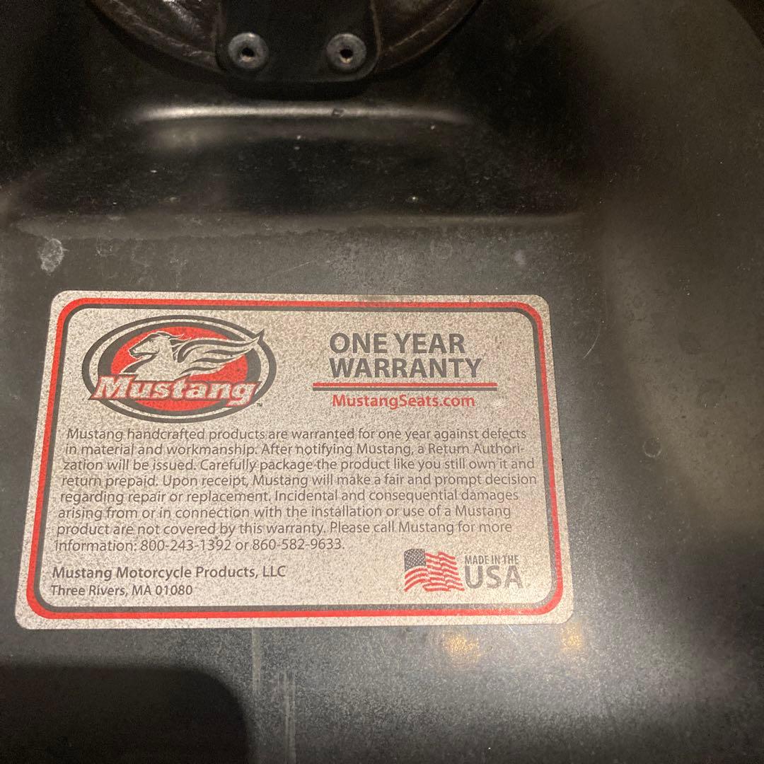 マスタング　ソロシート　ソフテイル用