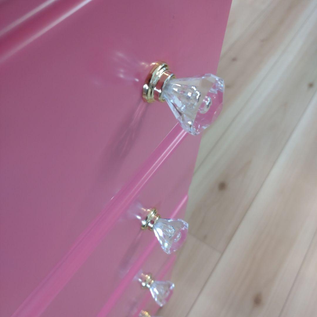 ピンキーライティング　アルファタカバ　ピンクの木製チェスト タンス　箪笥