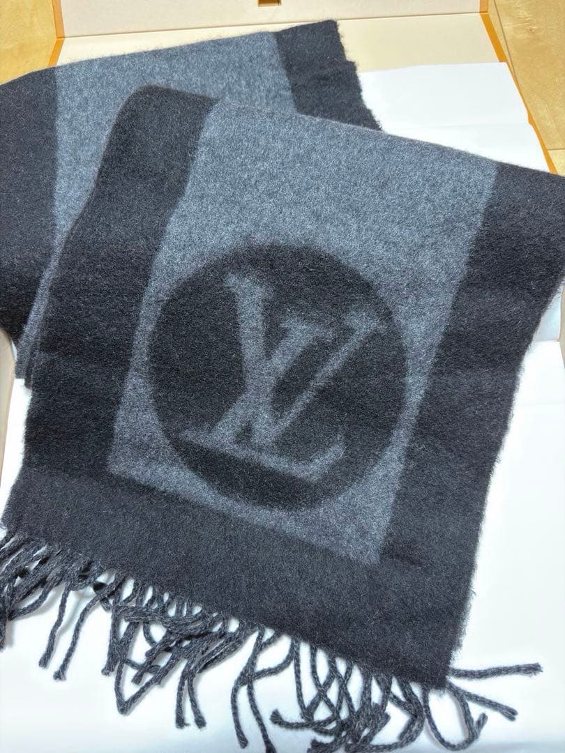 ルイヴィトン ブラック マフラー ストール
