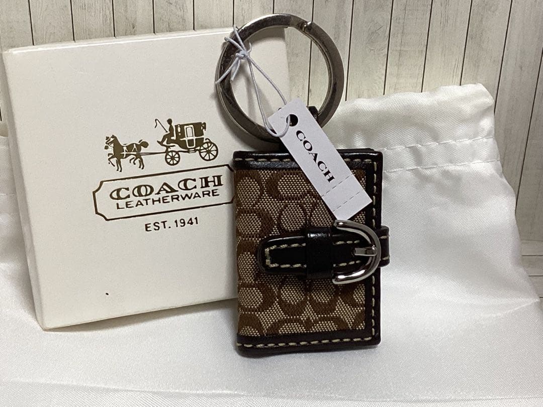 未使用美品タグ付きコーチCOACH ブラウンレザーキーホルダー手帳写真入れ本物