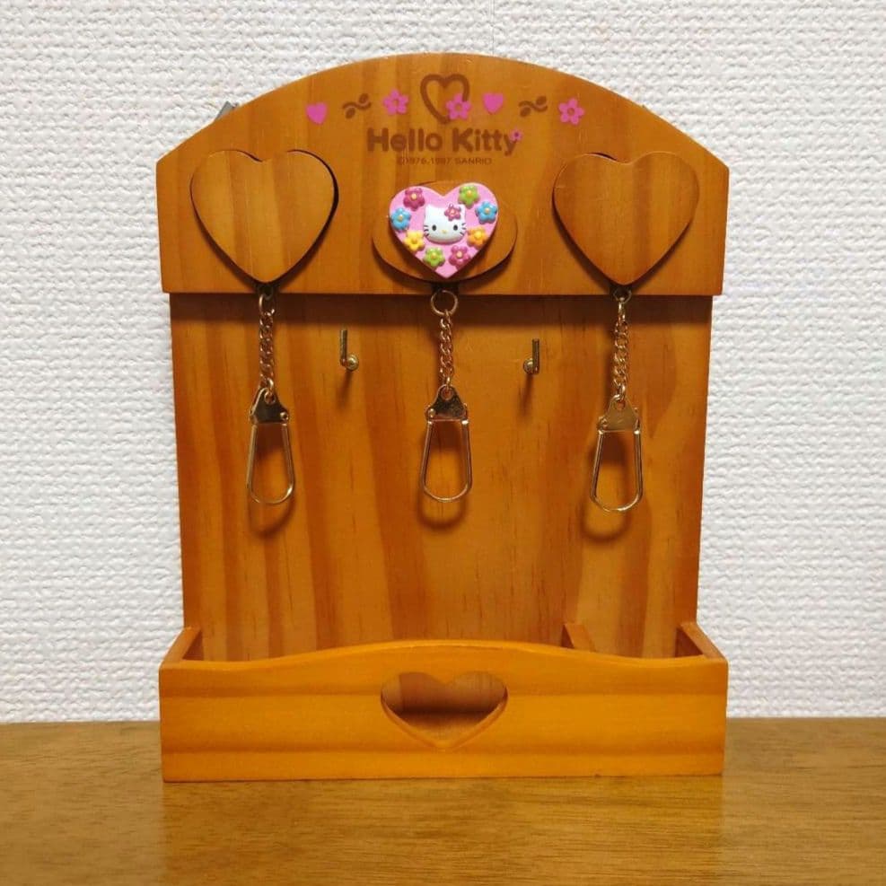サンリオ ハローキティ 木製ラック 壁掛け 収納 レトロ