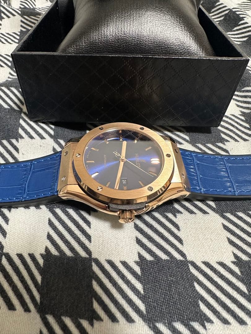 Hublot アナログ時計 青レザー