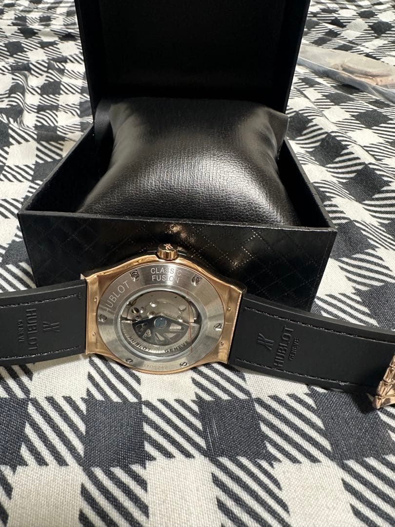 Hublot アナログ時計 青レザー