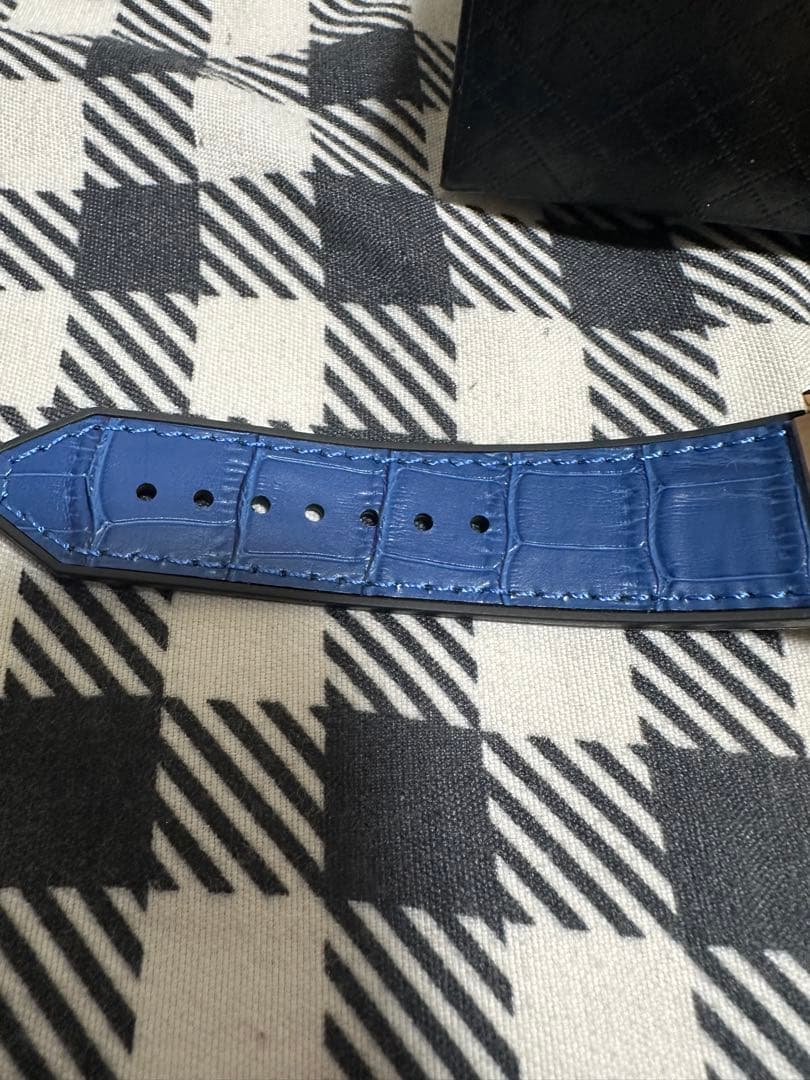 Hublot アナログ時計 青レザー