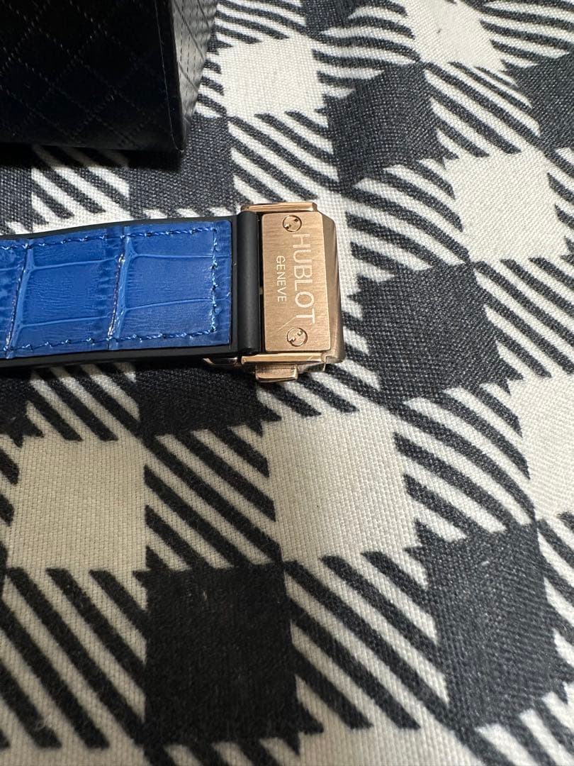 Hublot アナログ時計 青レザー