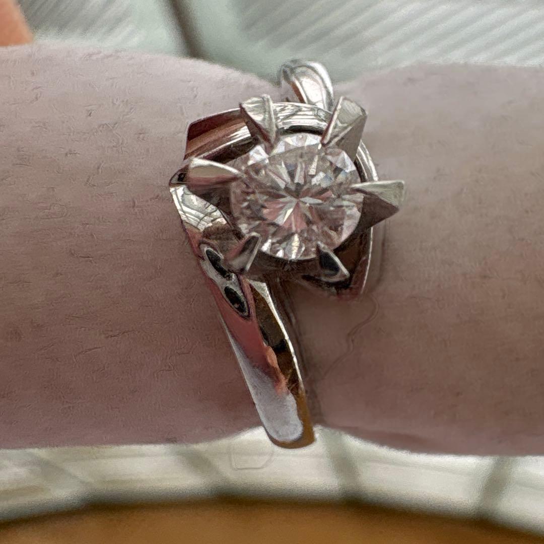 プラチナダイヤモンドリング　ダイアモンド指輪　Pt900　婚約指輪