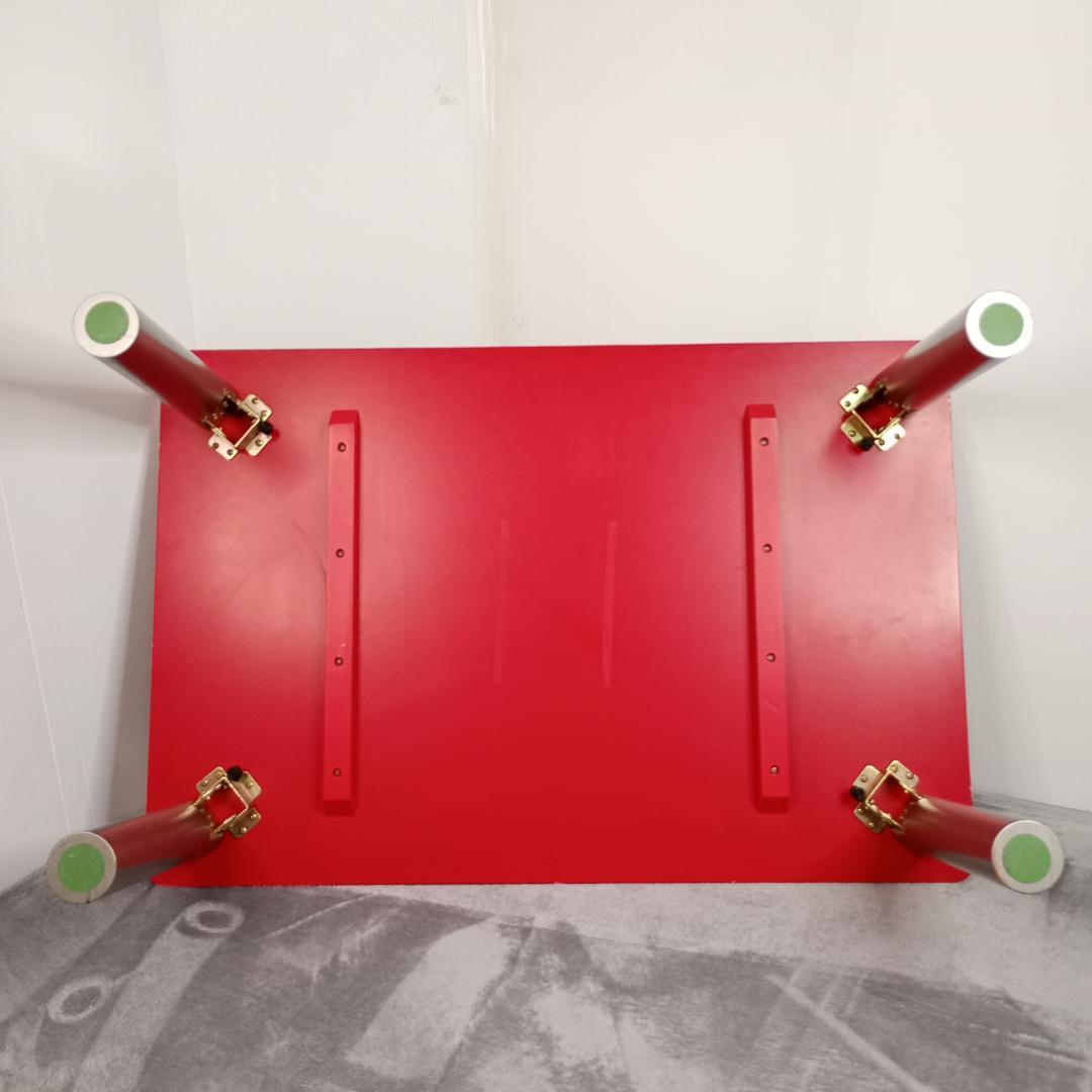 かわいい赤いテーブル　センターテーブル　折りたたみレトロ感あり　90-60-32