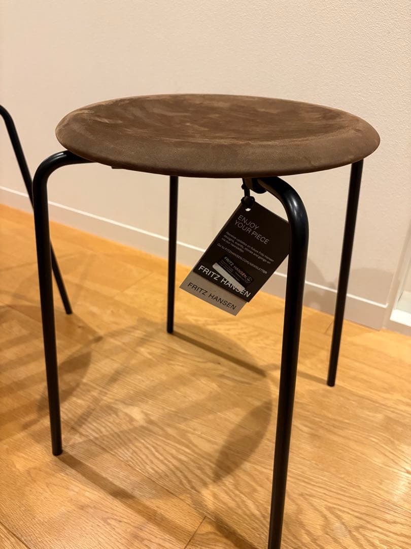 アルネ・ヤコブセン　ドットスツールのfragmentコラボ　2脚セット