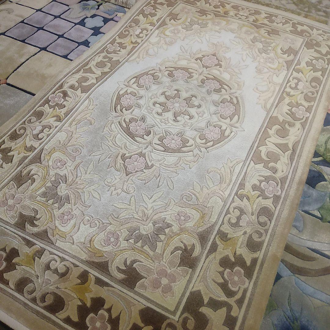 シルク緞通　シルク段通　玄関マット　手織り　高級　新品　未使用　大きいサイズ