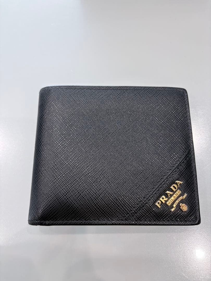 PRADA サフィアーノレザー 二つ折り財布 1/25まで