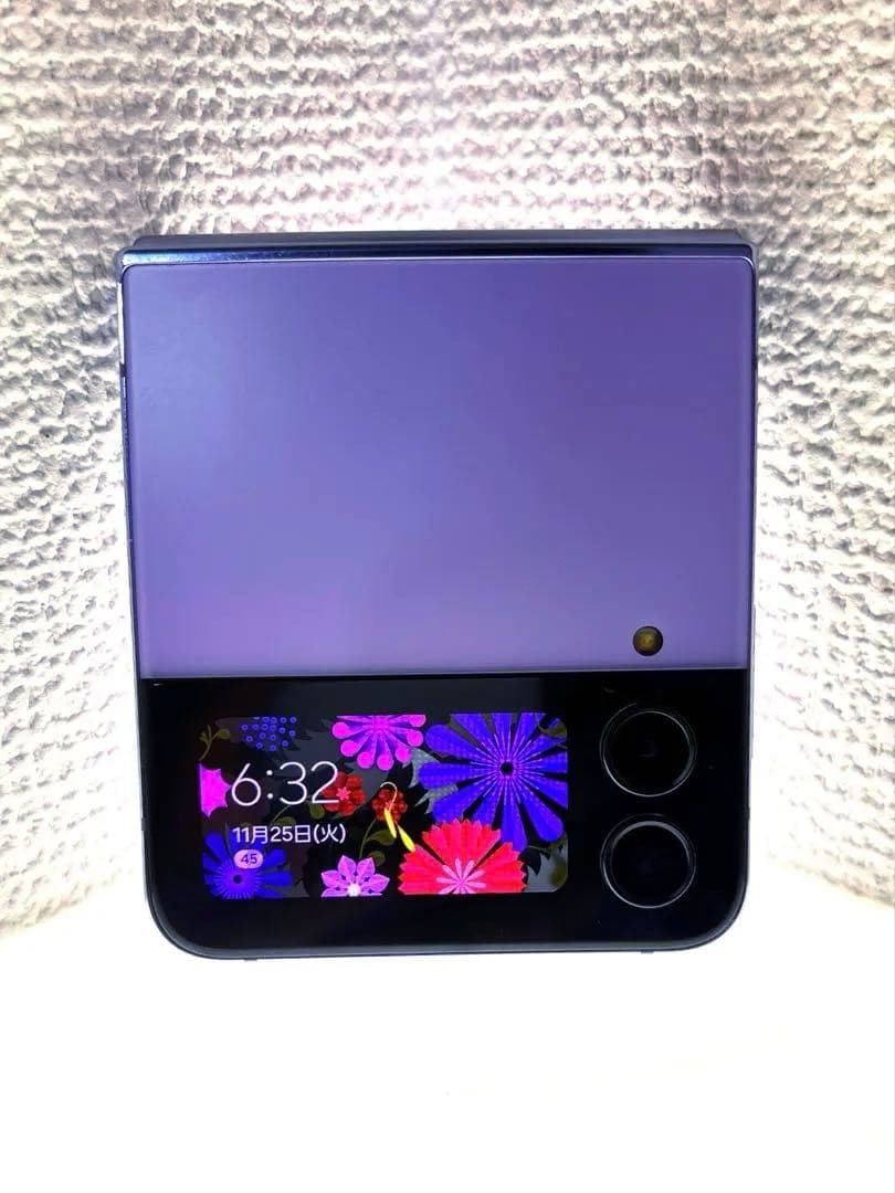 Galaxy Z Flip4 CASETiFY付き