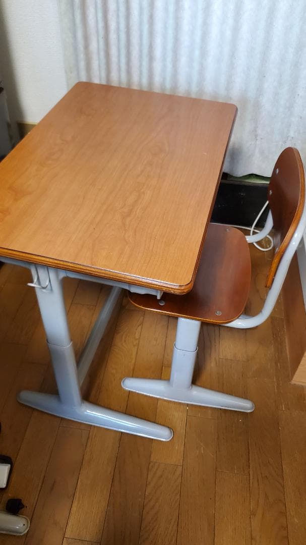 KOKUYO製 机、椅子(美品)セット(発送対応不可)