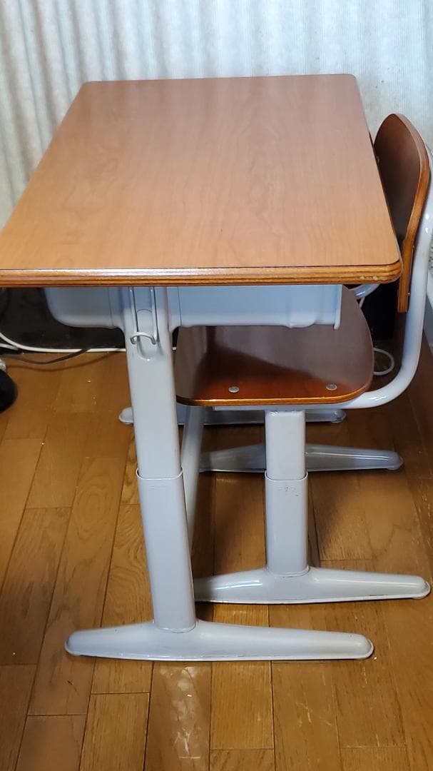 KOKUYO製 机、椅子(美品)セット(発送対応不可)