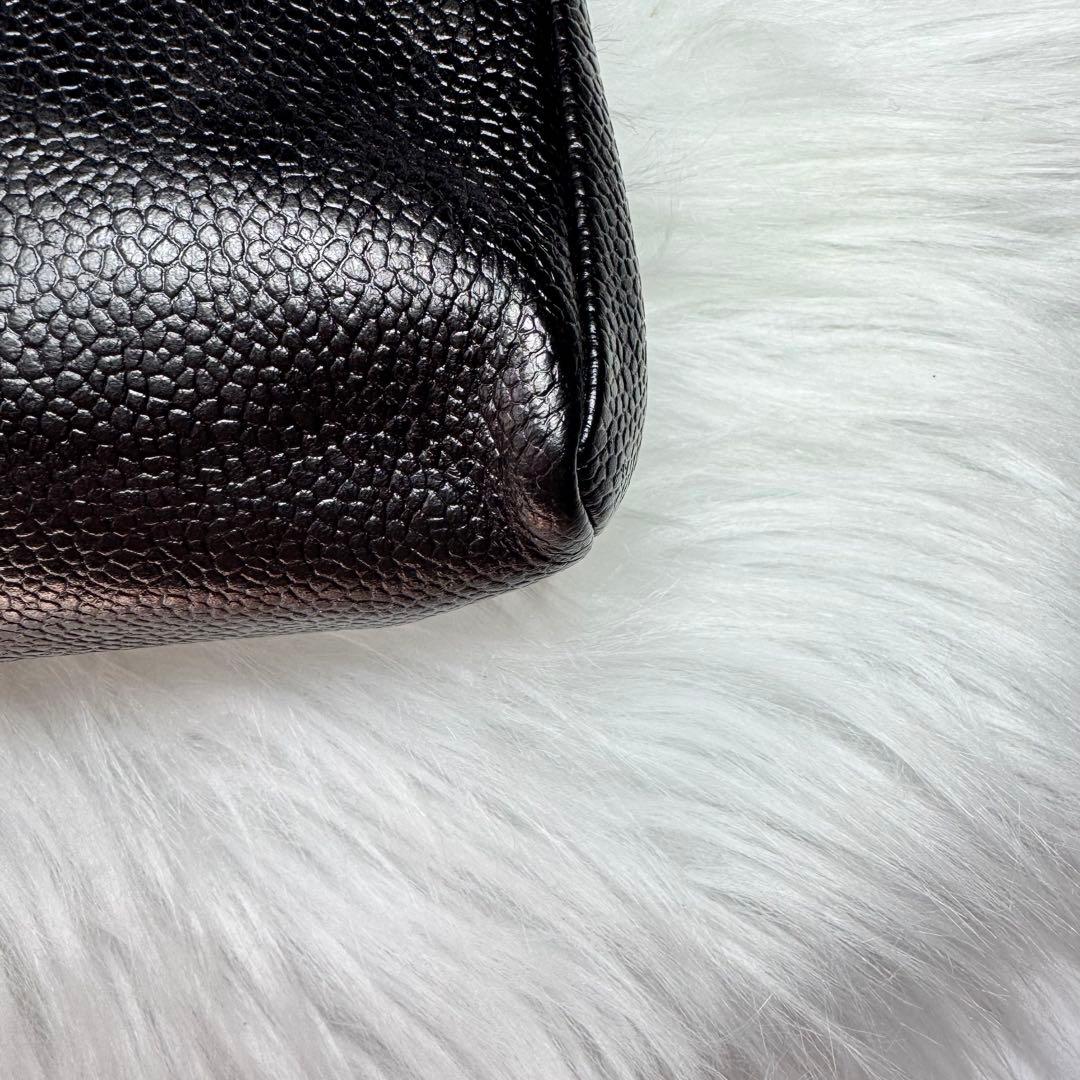 CHANEL シャネル　キャビアスキン　レザー　ポーチ　チェーン
