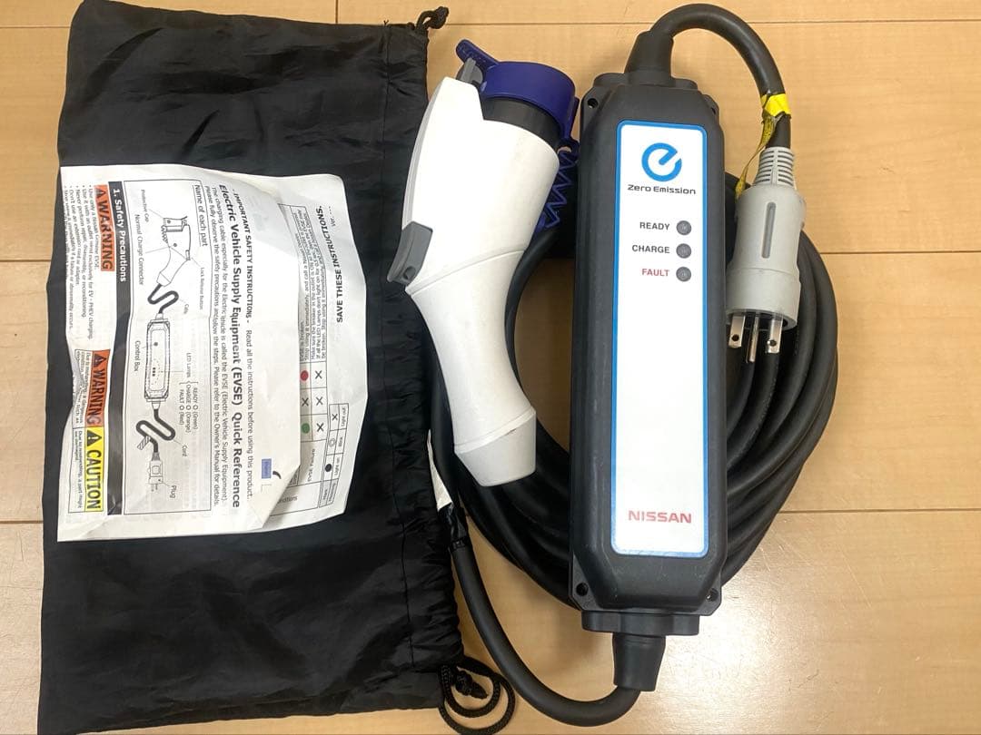 日産　リーフ純正充電ケーブル　3NK5E 06