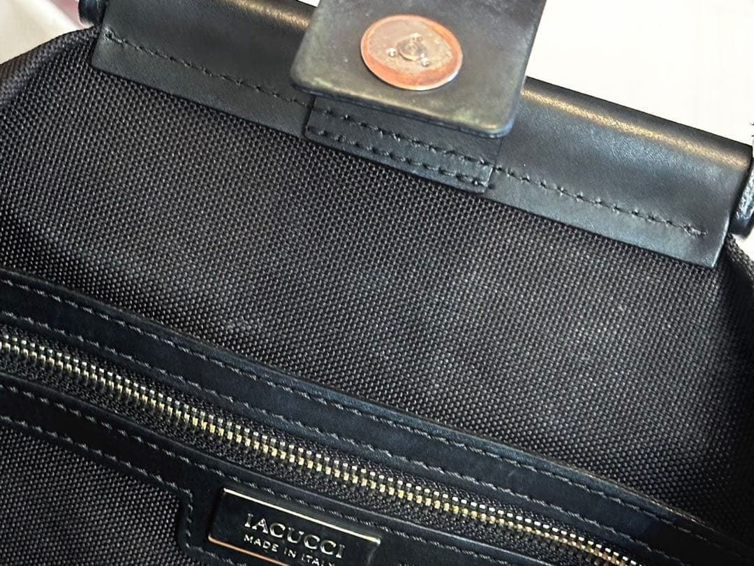 IACUCCI ブラック トートバッグ