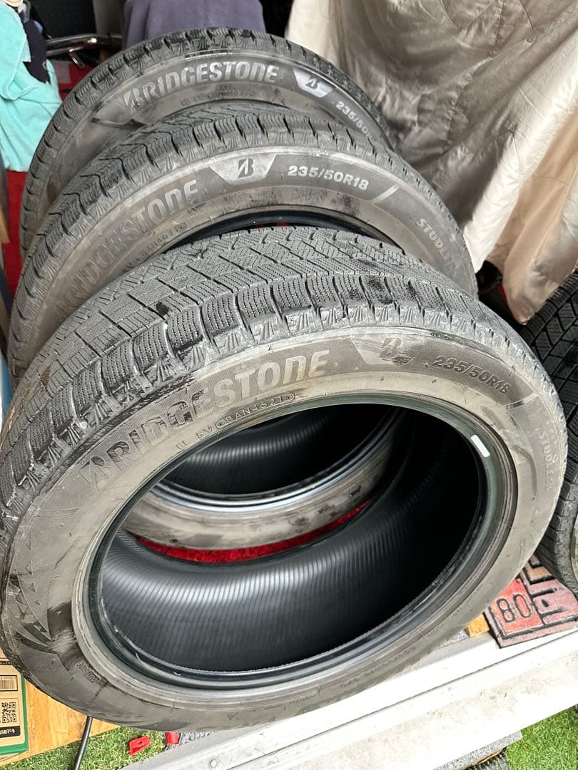 ブリヂストン　ブリザック vrx3 235/50R18 21年46週4本セット