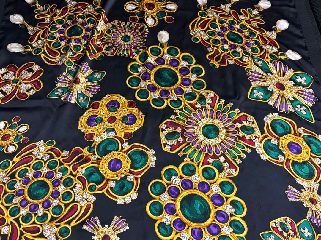 お値下げ　CHANEL スカーフ