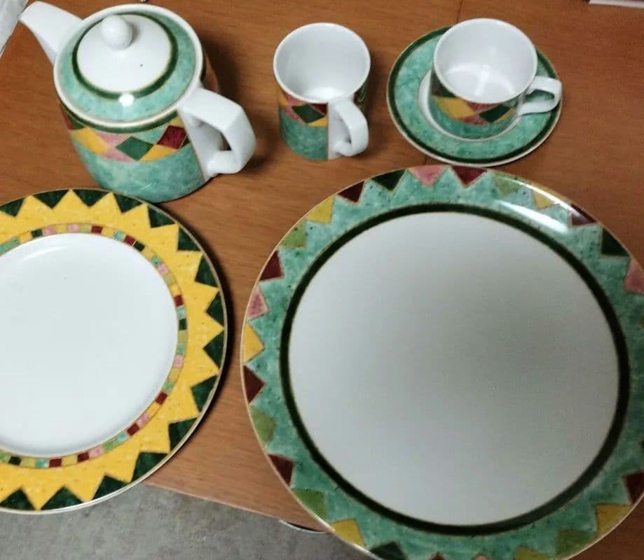 ロイヤルドルトン 陶器 食器セット ほぼ未使用です。