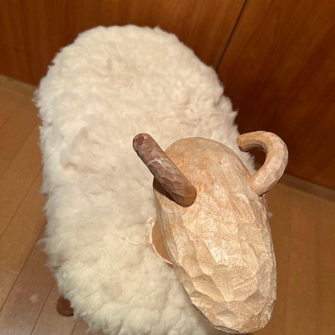 ②北欧 手作り パイン材 ムートン 羊 スツール　椅子　ニュージーランド