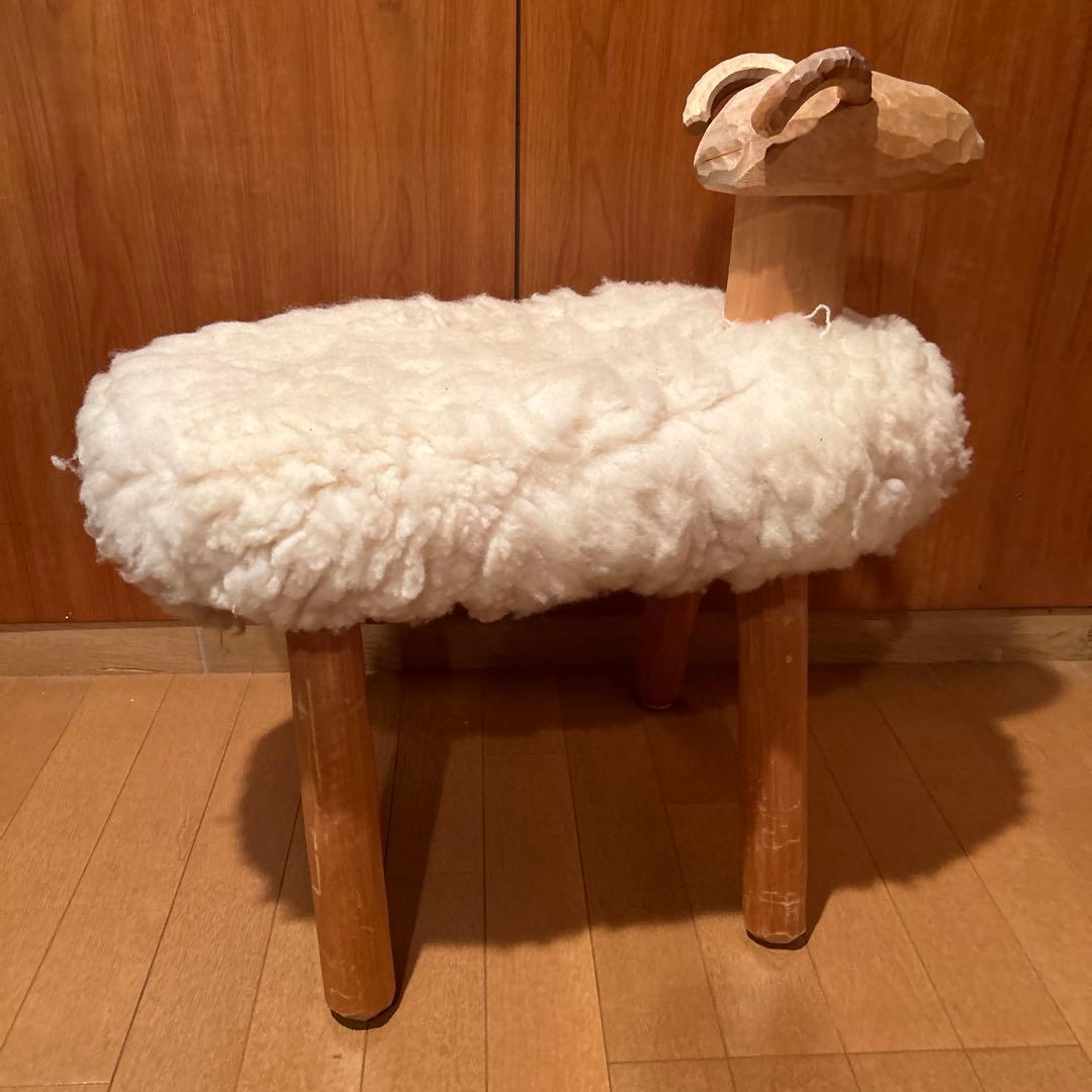 ②北欧 手作り パイン材 ムートン 羊 スツール　椅子　ニュージーランド