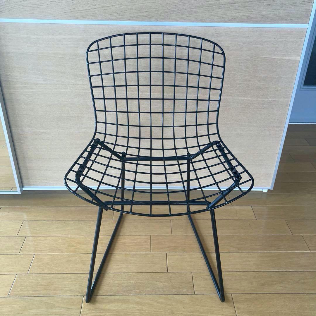 古いワイヤーチェア