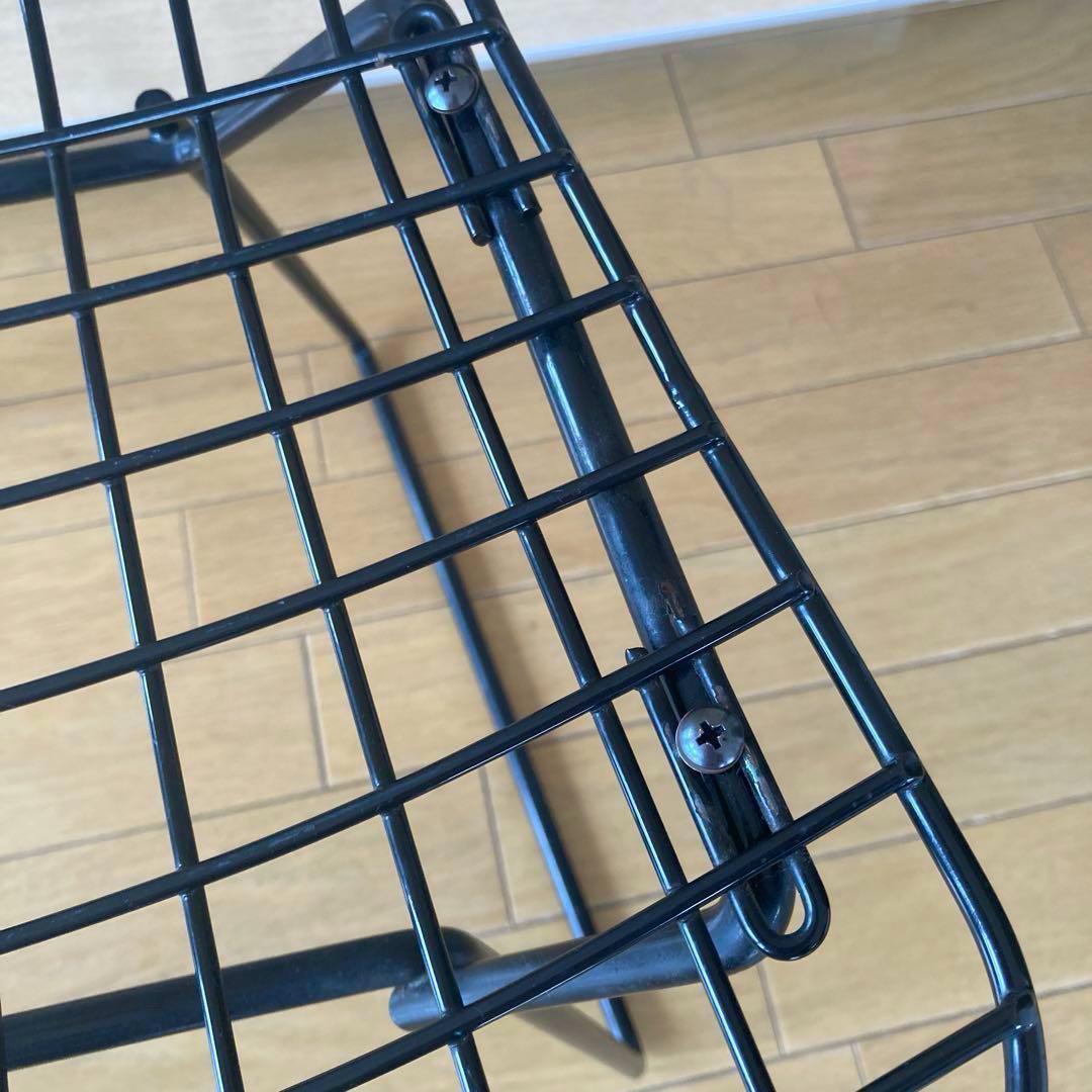 古いワイヤーチェア