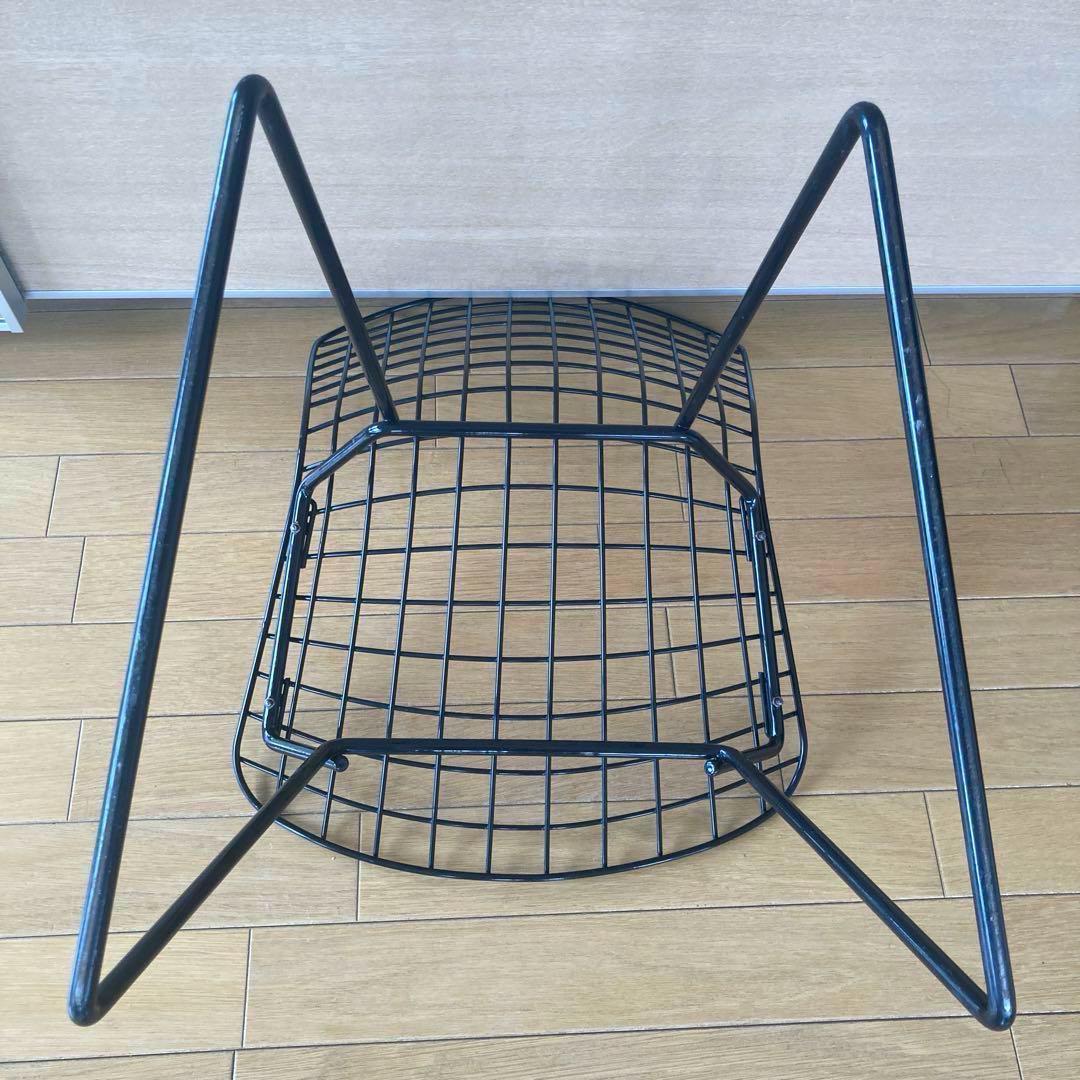 古いワイヤーチェア