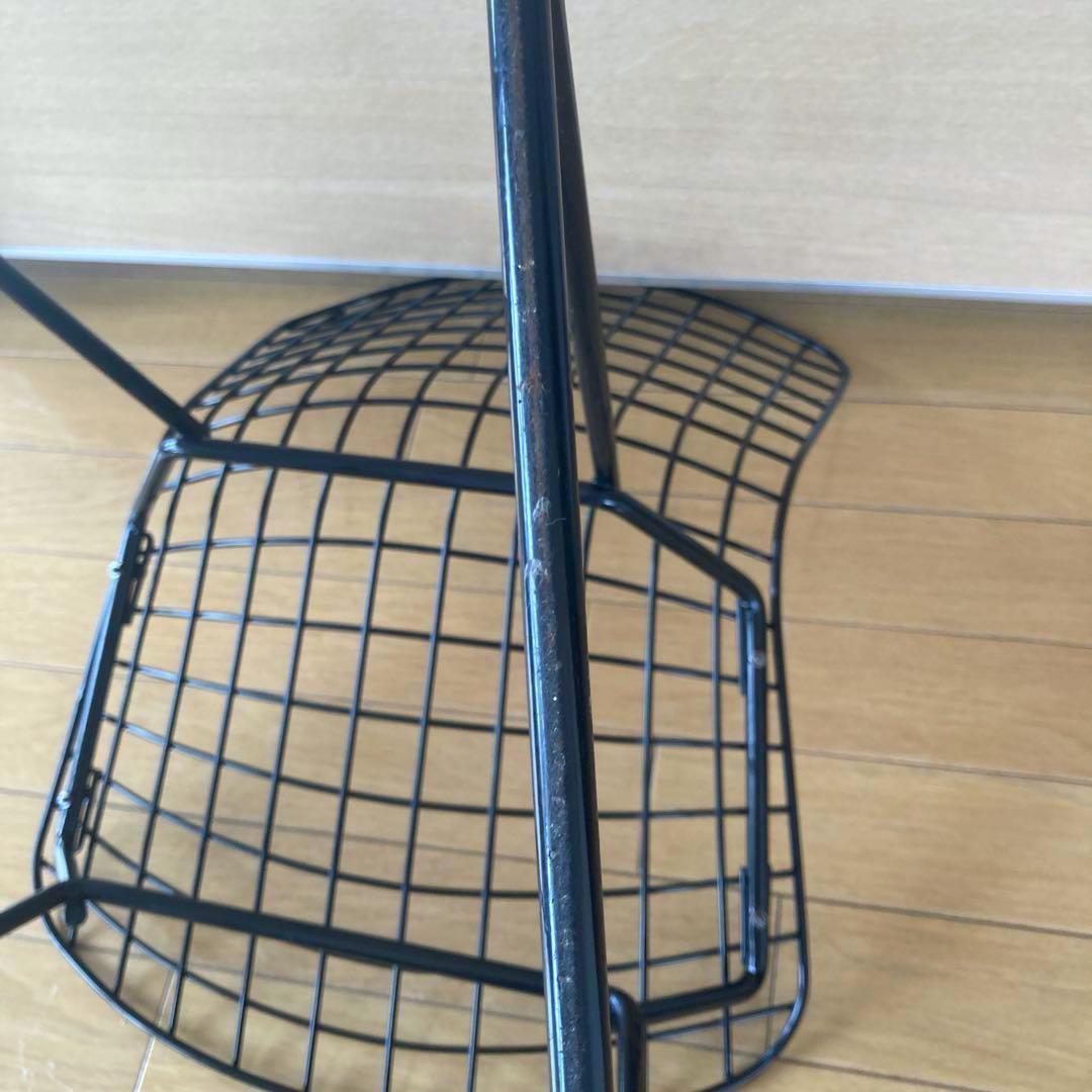 古いワイヤーチェア
