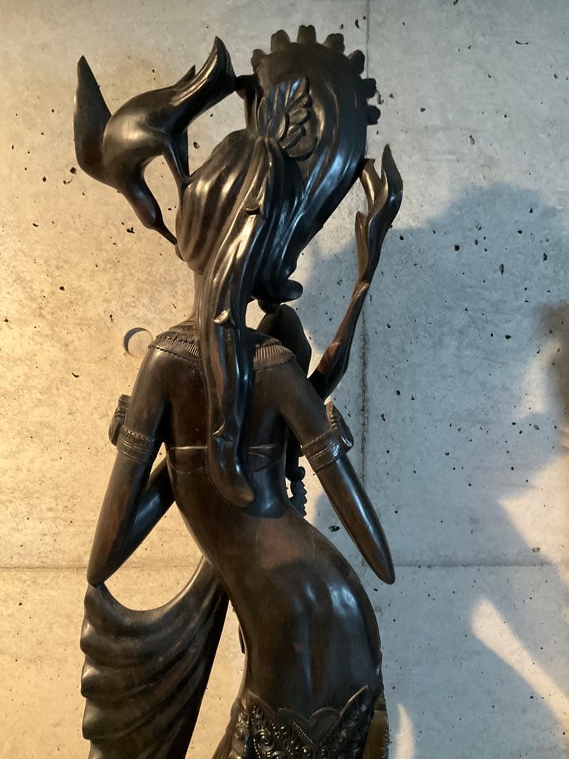 インドネシア　黒檀の置き物