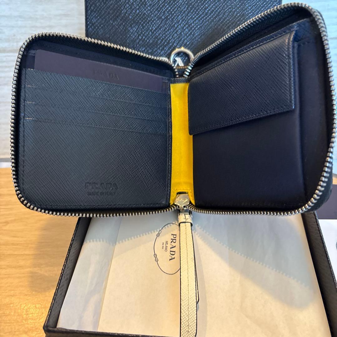 美品・未使用・PRADA カモフラージュ柄 二つ折財布