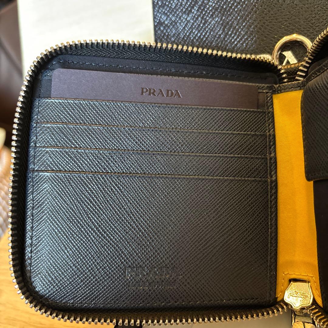 美品・未使用・PRADA カモフラージュ柄 二つ折財布