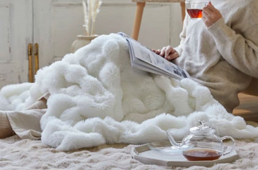 スノーホワイト 真っ白 純白 ふわふわモコモコ なめらか暖か毛布 シングルサイズ