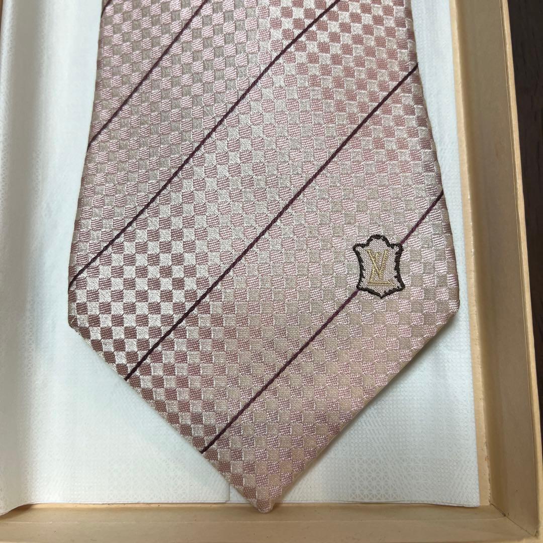 美品　ルイヴィトン　ネクタイ　ピンク　ダミエ　LVロゴ　シルクジャガード　結婚式