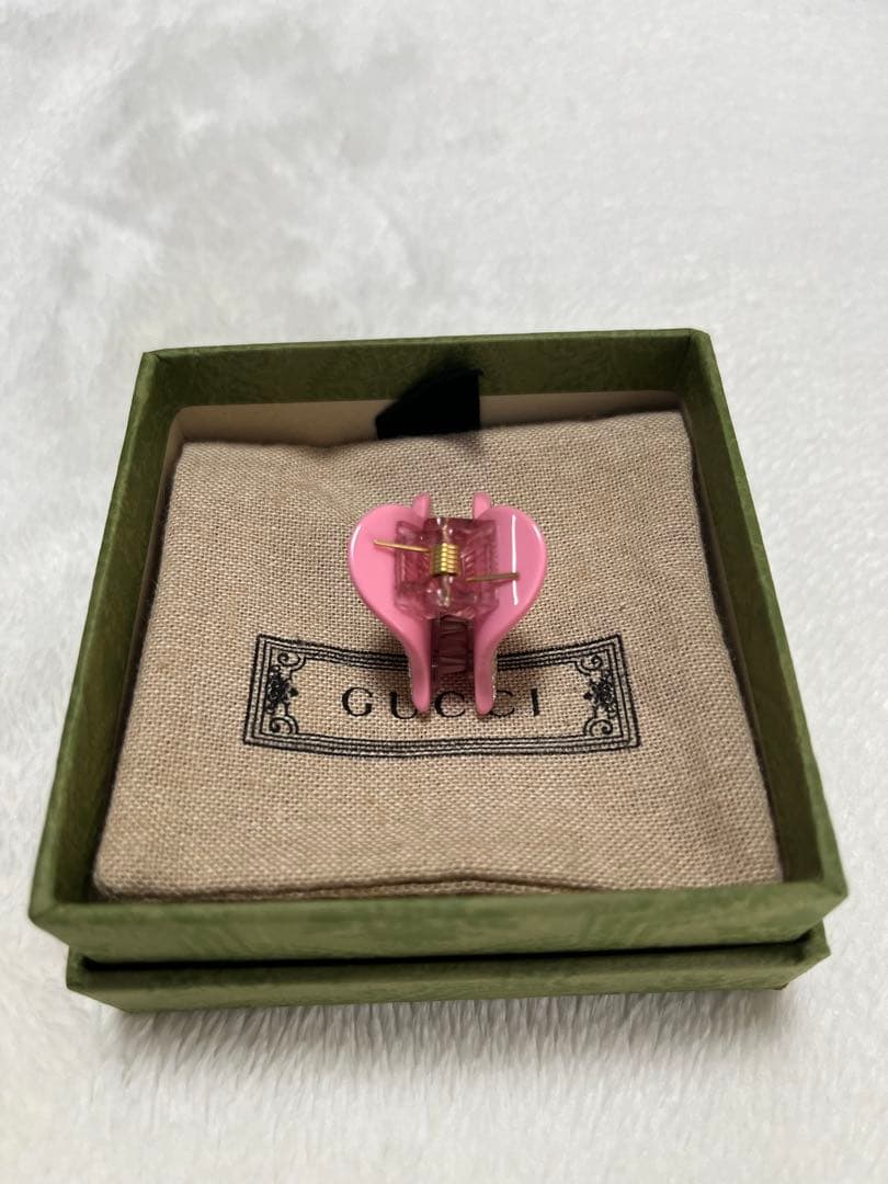 【美品】GUCCI ハート型ヘアクリップ ピンク