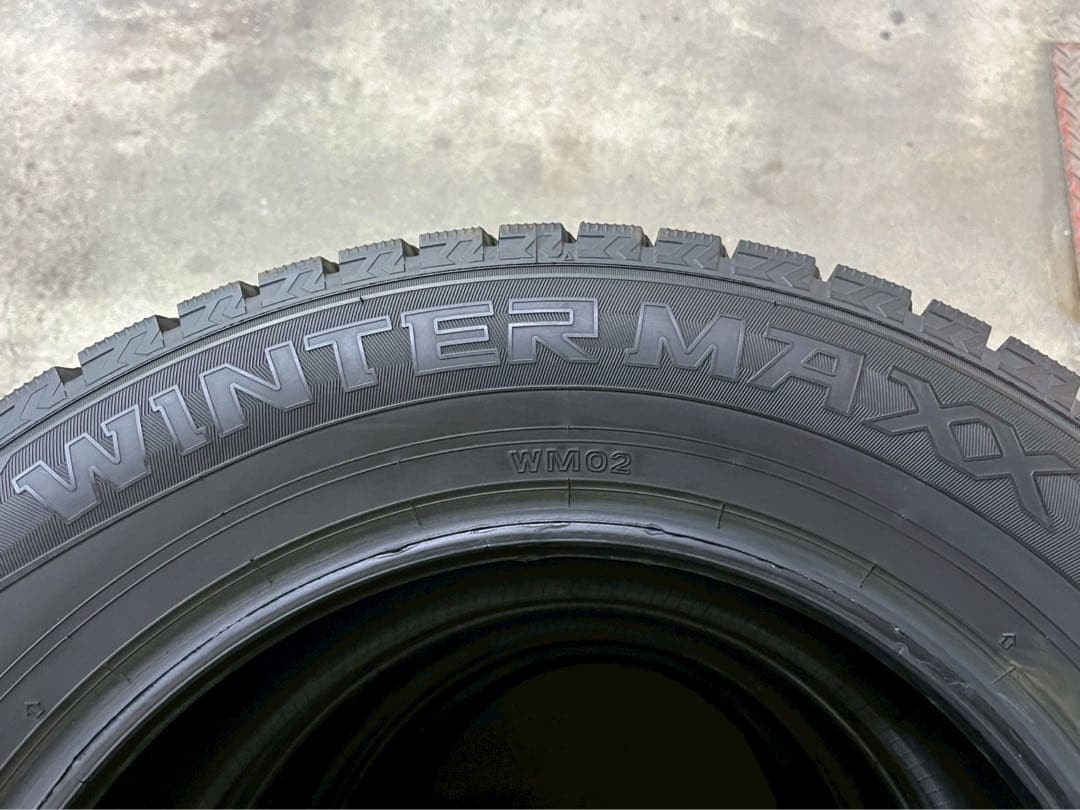 215/65R16 2022年製‼️ 国産✨ バリ山 冬タイヤ 4本