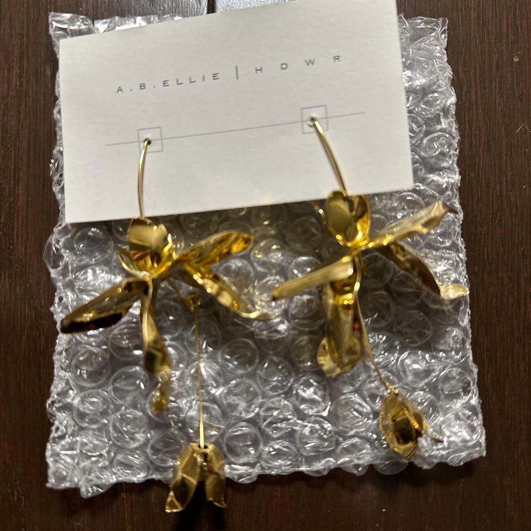 a.b.ellie Magnolia Stem Drop ピアス