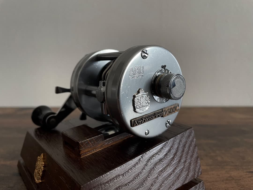 ABU Ambassadeur 2500C アブ アンバサダー ブロンズプレート