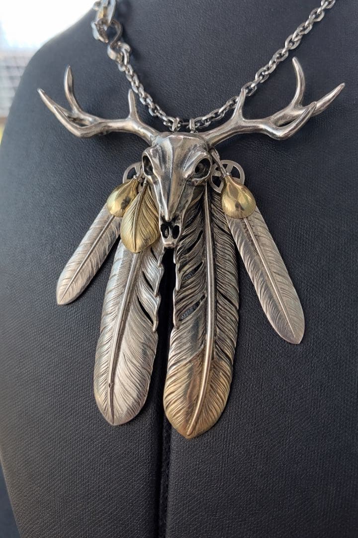 鹿の頭部デザイン ネックレス
