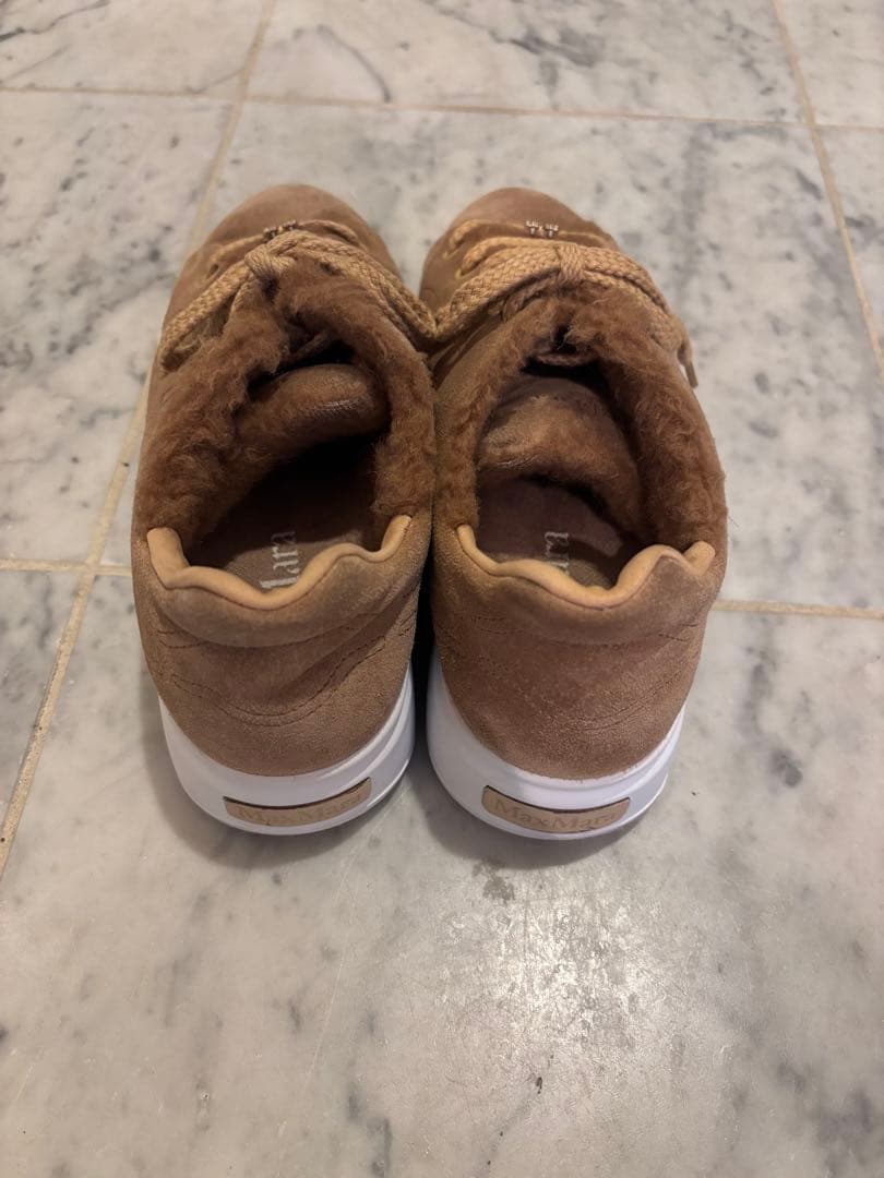 マックスマーラ　テディベア　スニーカー