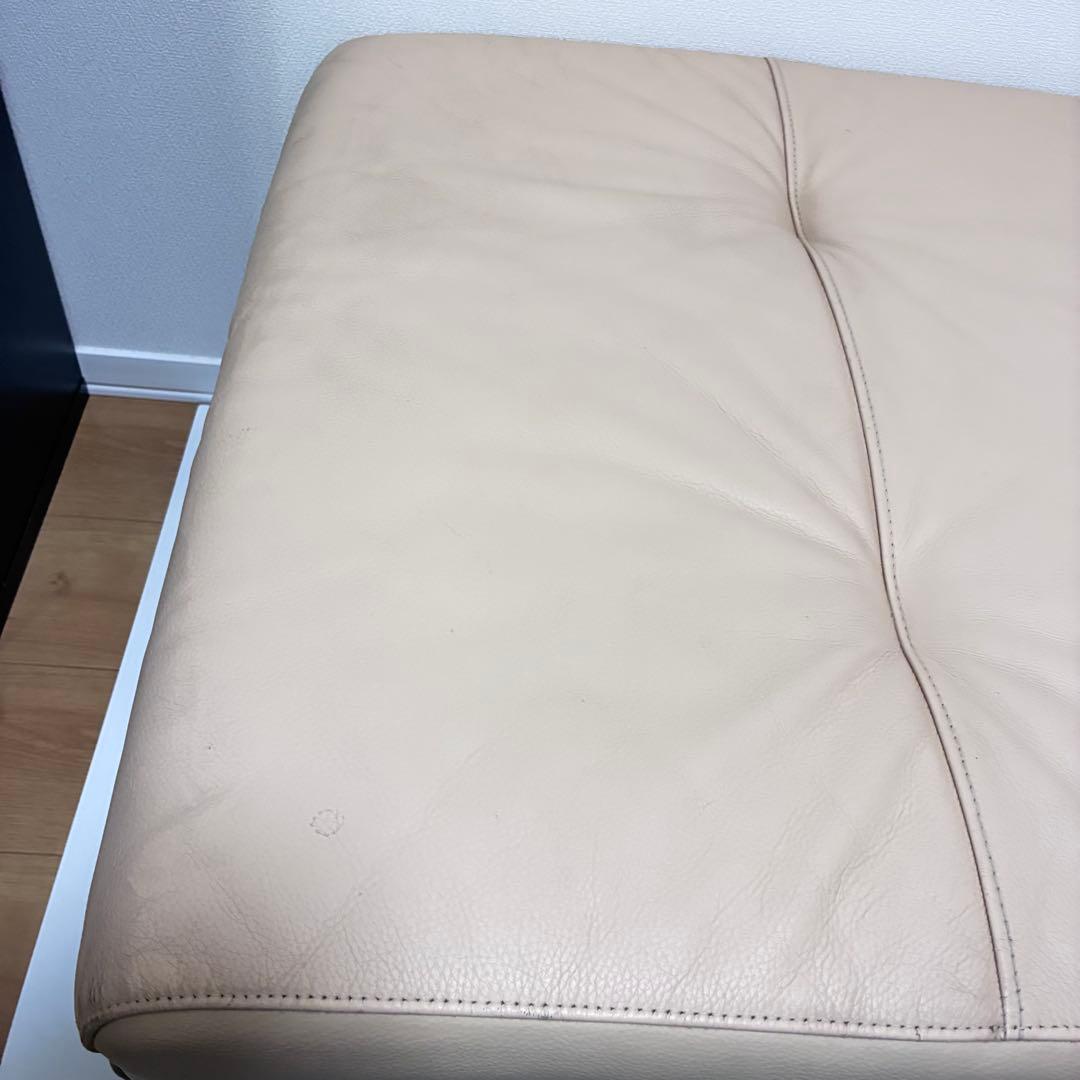 カリモク オットマン アイボリー ホワイト 椅子