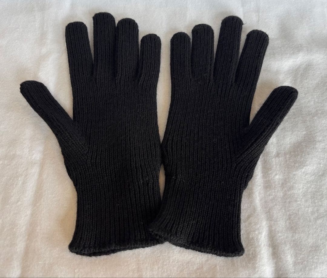 くま(●´(エ)｀●) 　MONCLER 新品未使用 メンズ 手袋 ブラッ