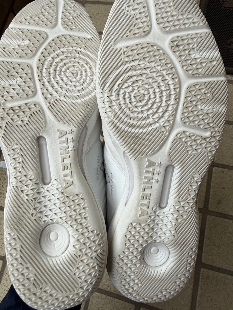 ATHLETA ホワイトシューズ 25.5cm