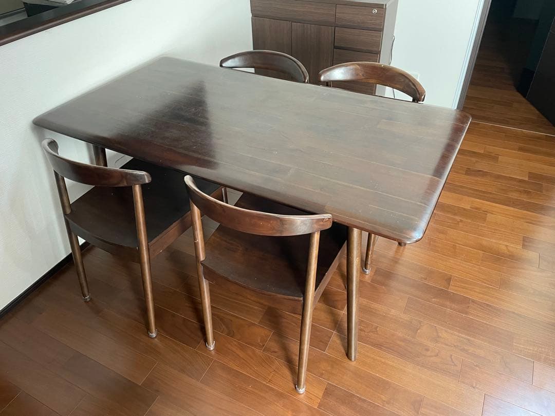 ダークブラウンの木製ダイニングテーブルのみ☆送料込☆