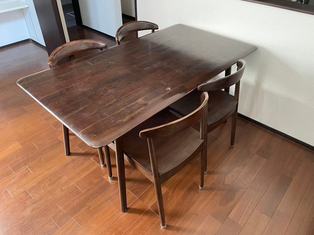 ダークブラウンの木製ダイニングテーブルのみ☆送料込☆