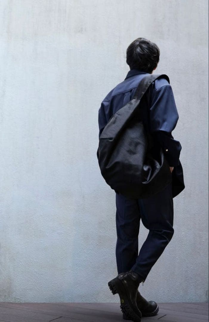 【美品】MB ULTIMATE FABRIC ハーフムーンボディバッグ BIG