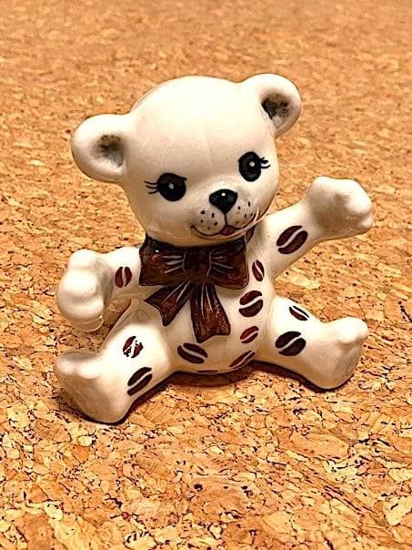 ★トリニ ポーリッシュポタリー コーヒー豆 リボン くま 置物★ポーランド 陶器