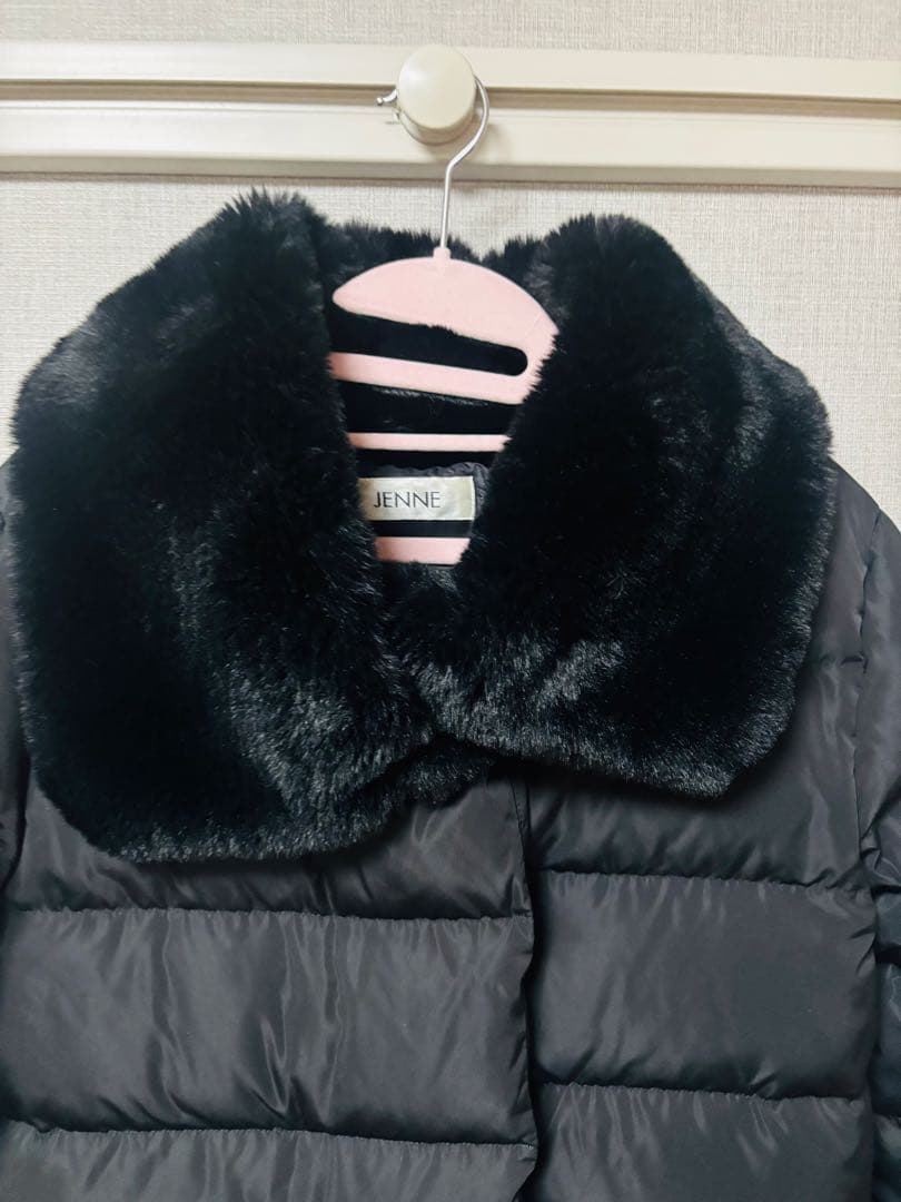 poyon　JENNE ペプラムブラックダウンジャケット