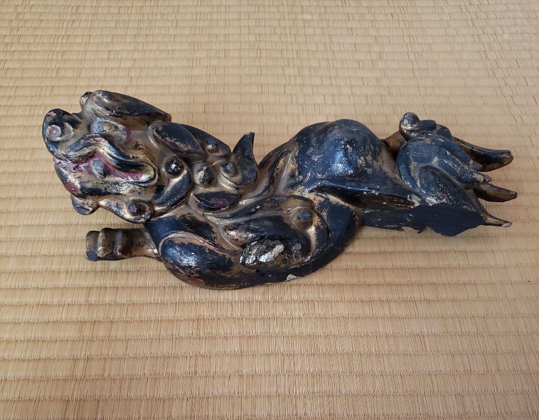 Ｎo197　古い獅子の金箔木彫(仏教彫刻) 室町・江戸期