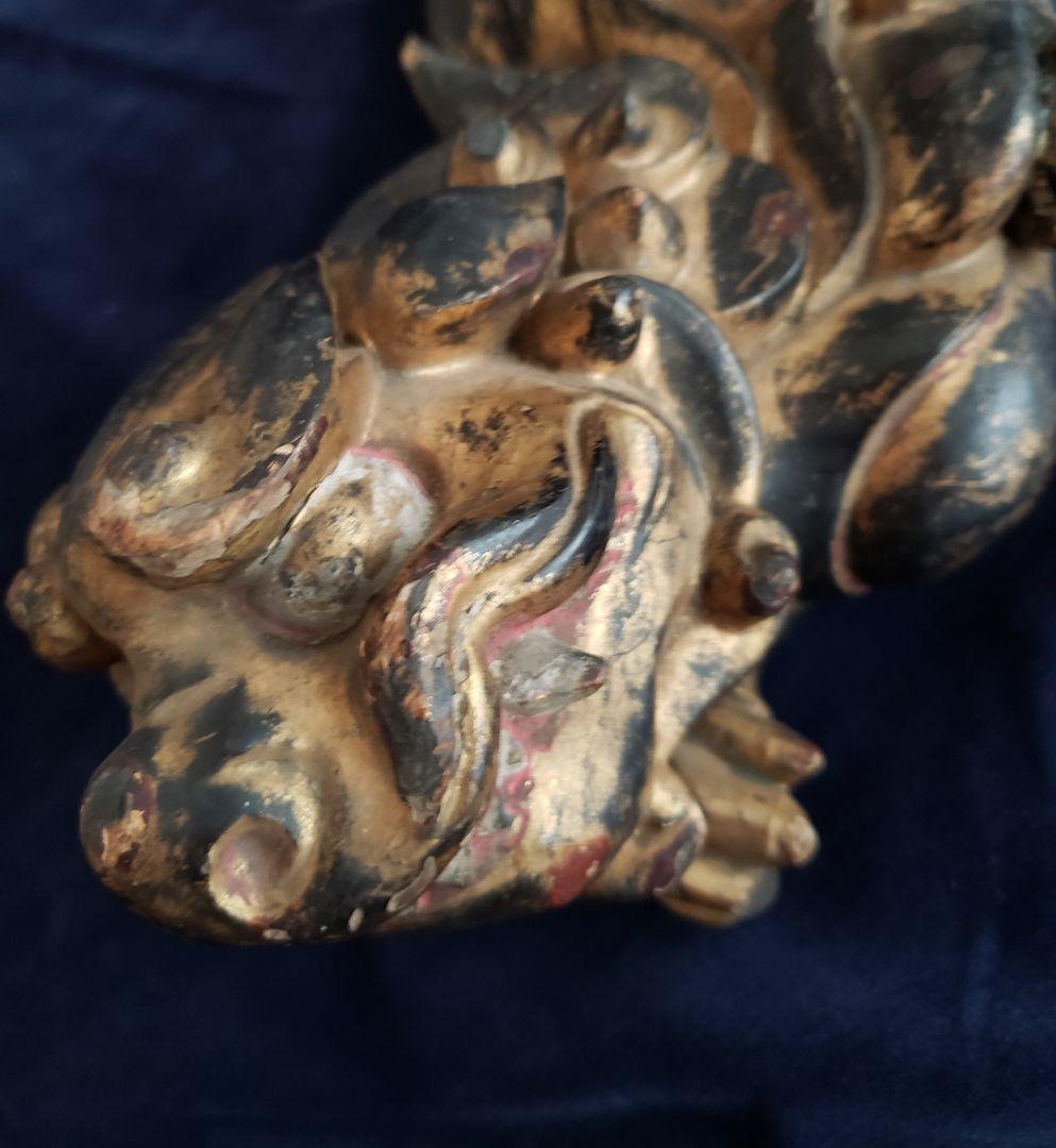 Ｎo197　古い獅子の金箔木彫(仏教彫刻) 室町・江戸期